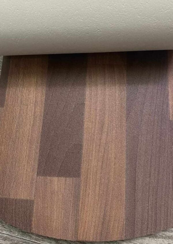 أرضيات فينيل للمستشفيات – جودة عالية ومعايير طبية | مفروشات وأرضيات السريع بالرياض أرضيات فينيل للمستشفيات مقاومة للبكتيريا وسهلة التنظيف من مفروشات وأرضيات السريع بالرياض