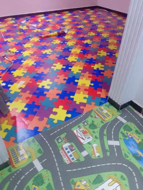 أرضيات فينيل فاخرة وعملية - مفروشات وأرضيات السريع بالرياض أرضيات فينيل عصرية بألوان خشبية وأنيقة من مفروشات وأرضيات السريع بالرياض