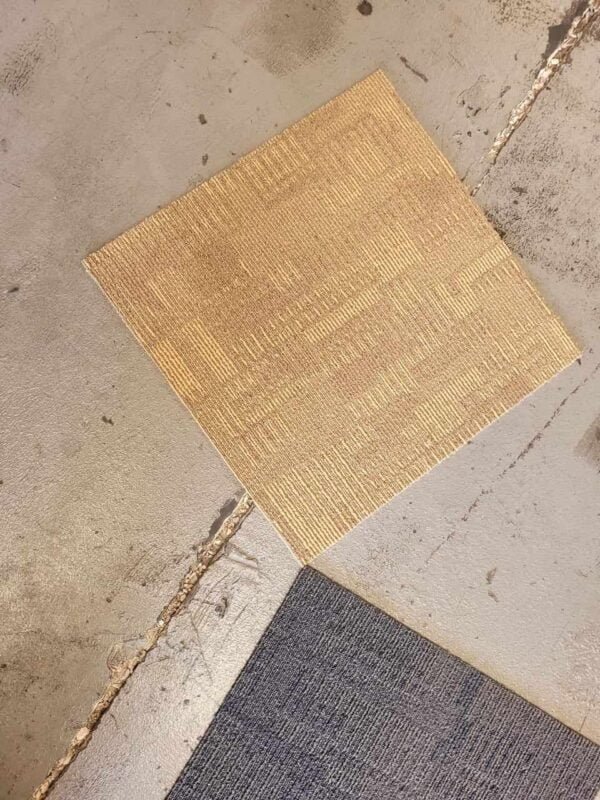 بلاط موكيت 50×50 – تصاميم عملية وعصرية | مفروشات وأرضيات السريع بالرياض بلاط موكيت 50×50 من مفروشات وأرضيات السريع بالرياض بجودة عالية وتصاميم متنوعة