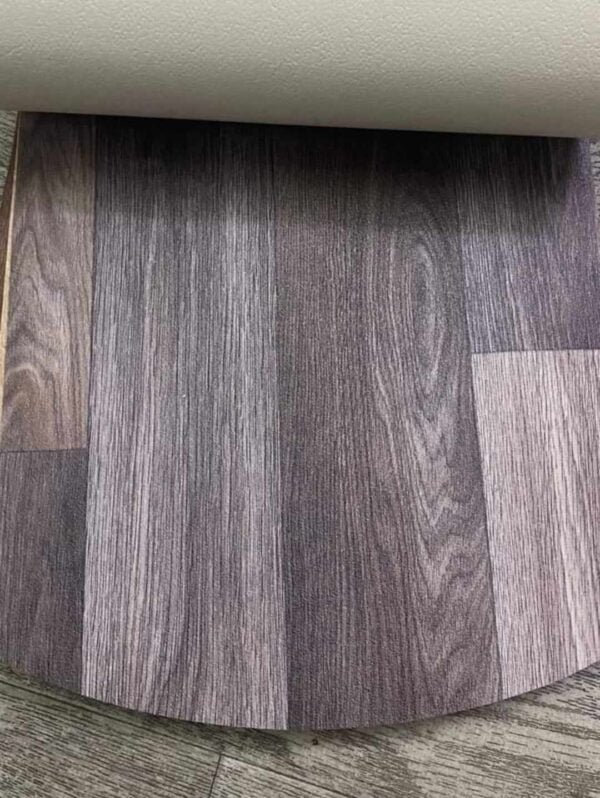 أرضيات فينيل للمستشفيات – جودة عالية ومعايير طبية | مفروشات وأرضيات السريع بالرياضيع للمفروشات وللأرضيات أرضيات فينيل للمستشفيات مقاومة للبكتيريا وسهلة التنظيف من مفروشات وأرضيات السريع بالرياض