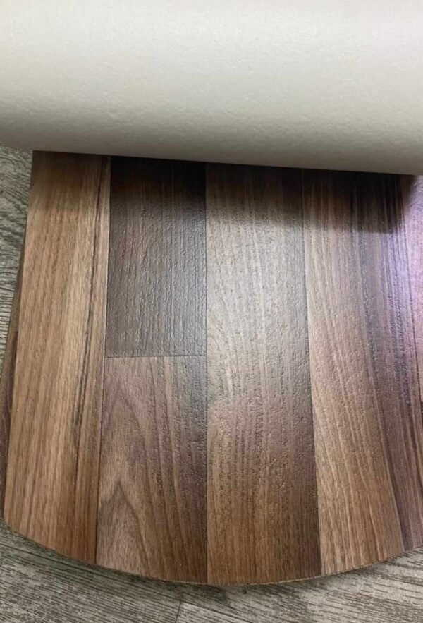 أرضيات فينيل للمستشفيات – جودة عالية ومعايير طبية | مفروشات وأرضيات السريع بالرياض أرضيات فينيل للمستشفيات مقاومة للبكتيريا وسهلة التنظيف من مفروشات وأرضيات السريع بالرياض